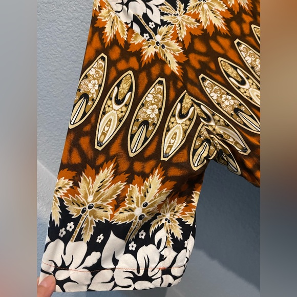 Vintage Aloha Hut Hawaiian Shirt Size L Short Sleeve Surfboard Print 100% Rayón - Picture 11 of 14